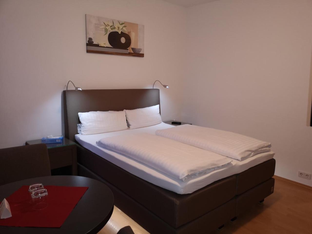 Tuniberg Restaurant Hotel Freiburg im Breisgau Cameră foto